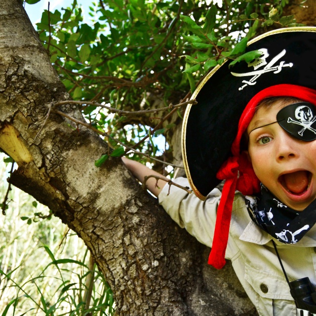 Archie Playing Pirates
